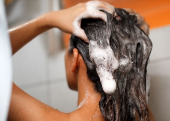 Как мыть нарощенные волосы: советы от девушек и стилистов